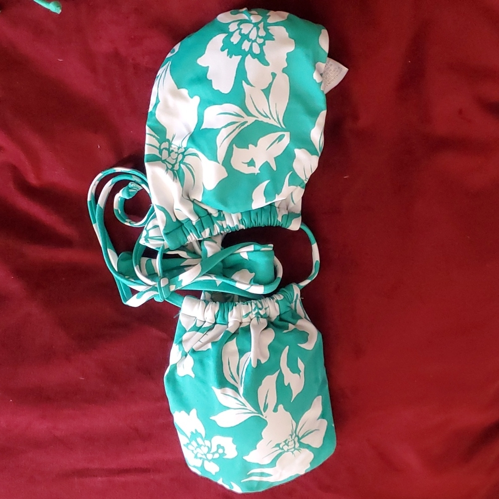 NWOT O'Neill Bikini Top